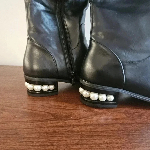 Catherine Malandrino Knee High  Pearl Style Boots SIZE 8 EUC - Picture 5 of 6